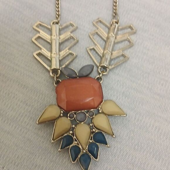 🩷Silvertone stoned Necklace. Unique design, brown/gray/blue stones - Picture 2 of 4